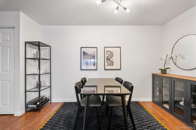 Building Photo - 555 Central Park Ave