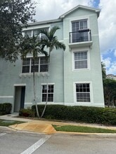 Building Photo - 603 N St