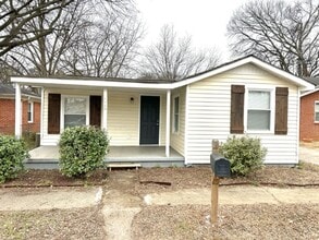 Building Photo - 1013 Meadow Dr NW