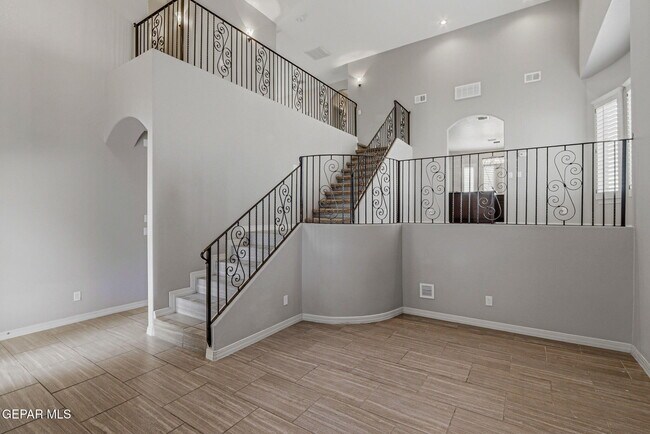Foto del edificio - 14293 Meadow Lake Ave