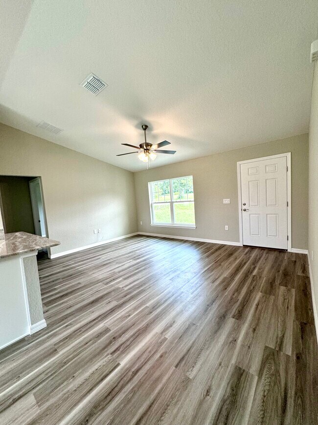 Foto del edificio - 20072 SW Marine Blvd