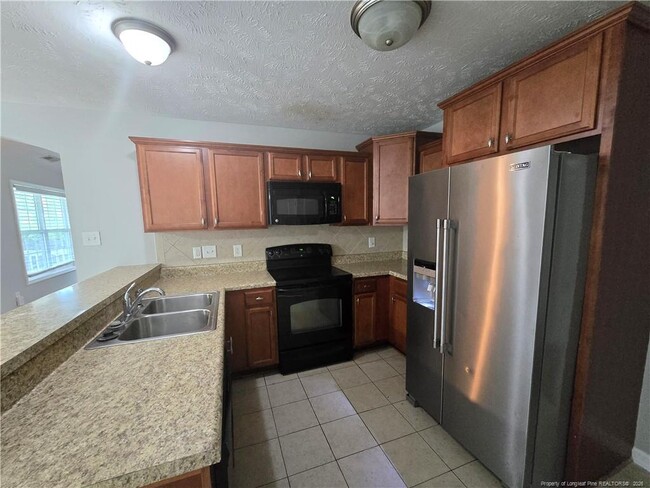Foto del edificio - 150 Bear Creek Dr