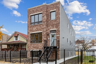 Building Photo - 5939 W Superior St
