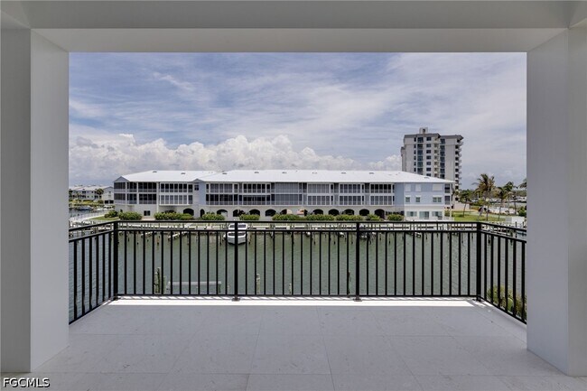 Foto del edificio - 18563 Cutlass Dr