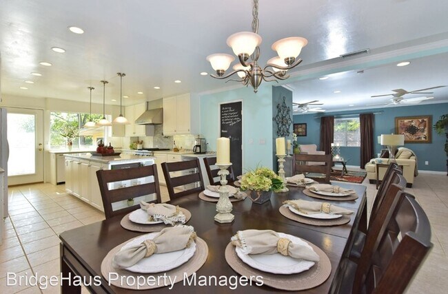 Foto del edificio - 4 br, 3 bath House - 2120 Bernardo Ave