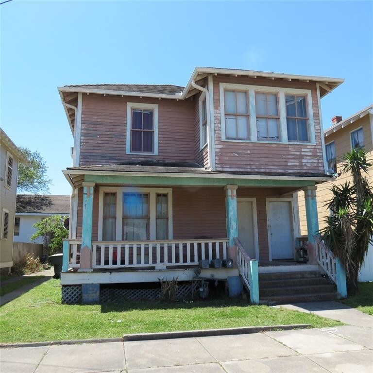Primary Photo - 2221 35th St