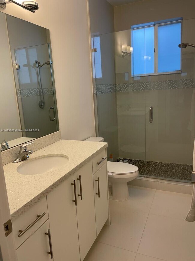 Foto del edificio - 2641 NE 212th Ter