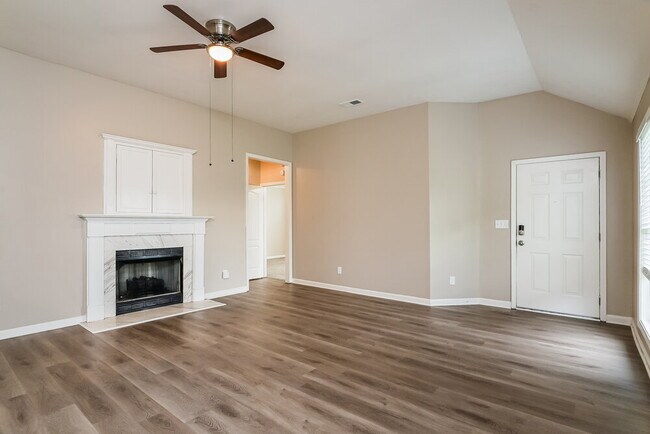 Building Photo - 1061 Village Trail