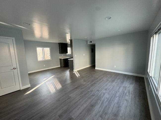 Foto del edificio - 3232 W 99th St