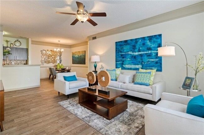 Foto del edificio - 10055 Jones Bridge Rd