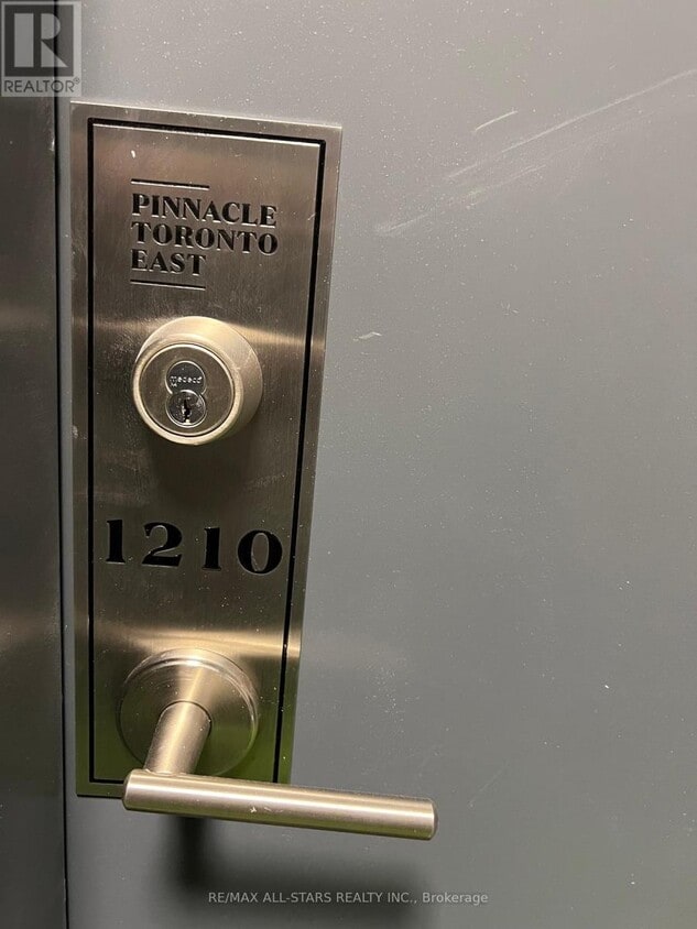 Photo principale - 3260 Sheppard Ave E