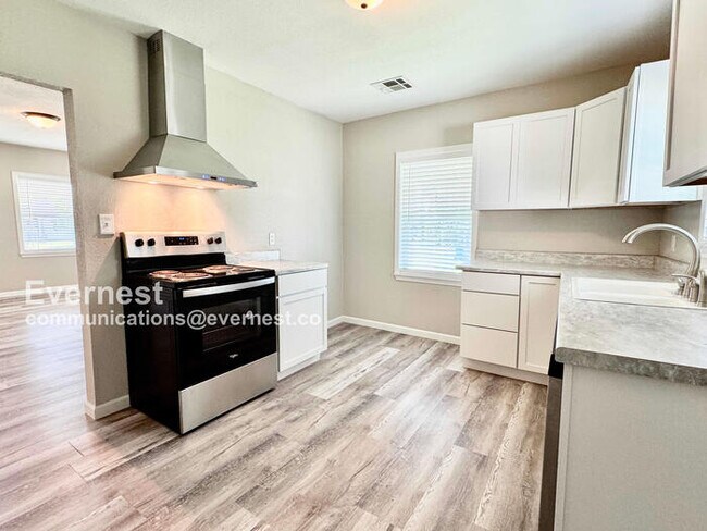 Foto del edificio - 619 H St NW