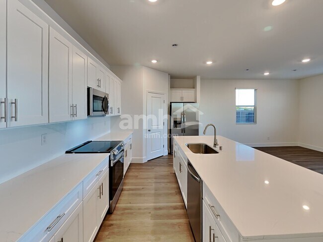 Foto del edificio - 10180 Mountain Crest St