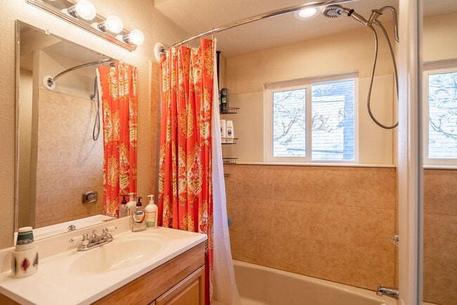 Photo - 205 Logan St Apartment