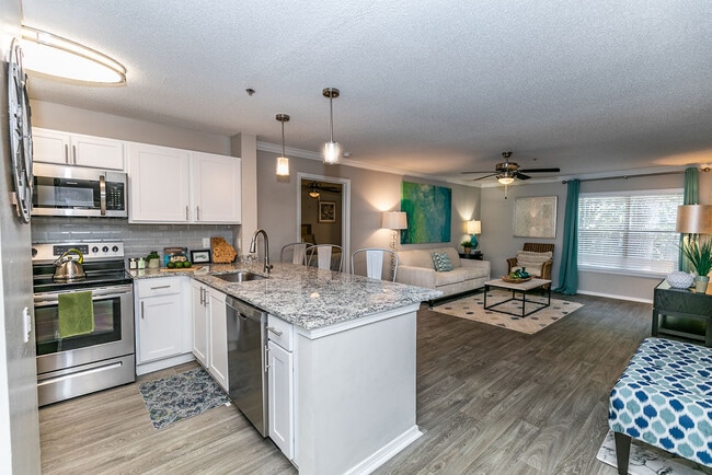 Building Photo - Mariposa Lofts