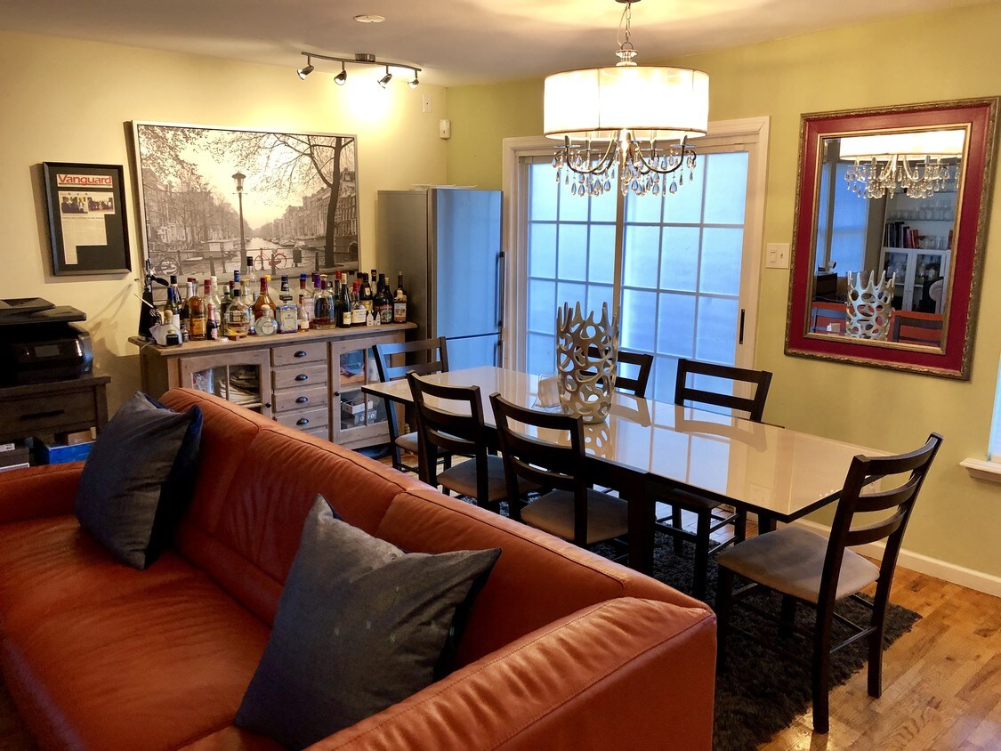 Foto principal - 107 Amherst St