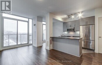 Building Photo - 825 Church St