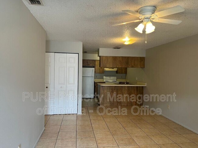 Foto del edificio - 5460 SE 30th Pl