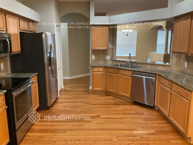 Foto del edificio - 6121 Gannetwood Pl