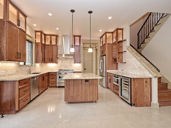 Foto del edificio - 716 Harris Avenue