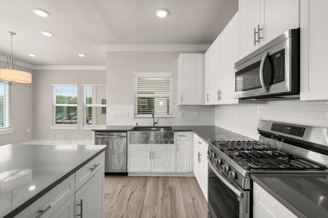 Building Photo - 3368 Santee St