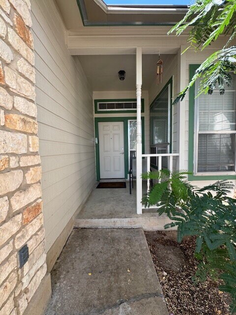 Foto del edificio - "Charming 3-Bed, 2-Bath Home with 1,303 Sq...