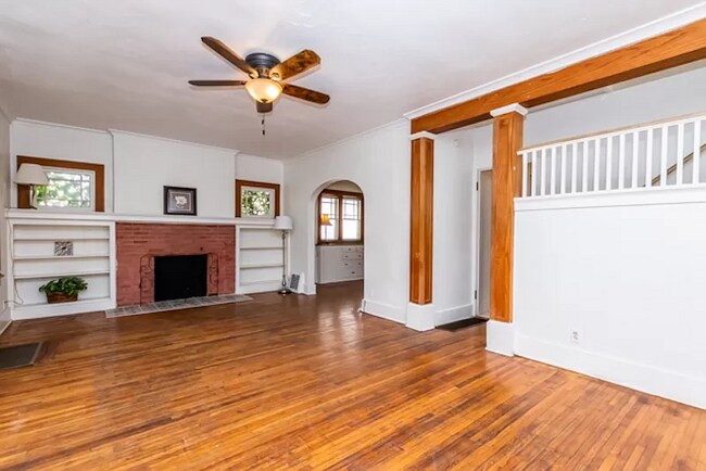 Sala de estar - 1012 N Glenwood Ave