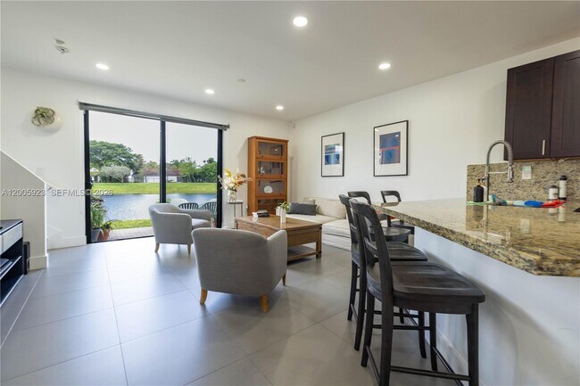 Foto del edificio - 345 NE 194th Ln