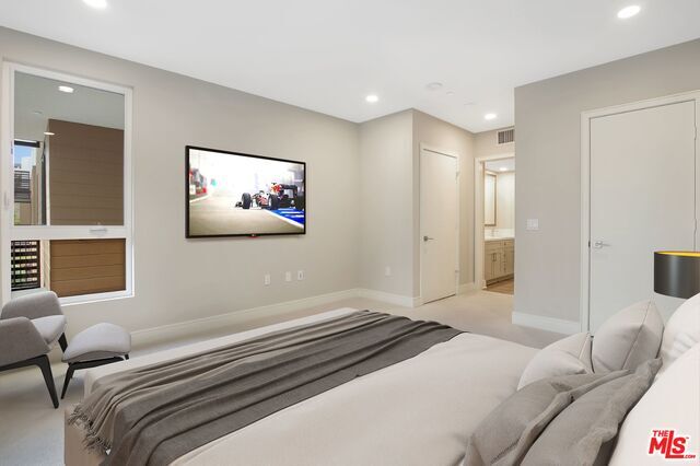 Building Photo - 6030 S Seabluff Dr