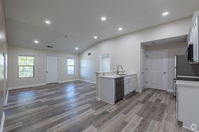 2BR, 2BA - 1,150SF - Living Area - Willowbrooke Apartments