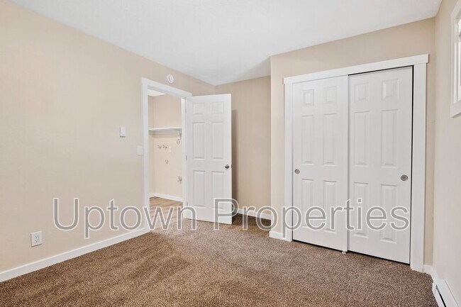 Foto del edificio - 467-469 N Adair St