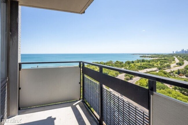 Foto del edificio - 3 br, 2 bath Condo - 5701 N Sheridan Rd # 20j