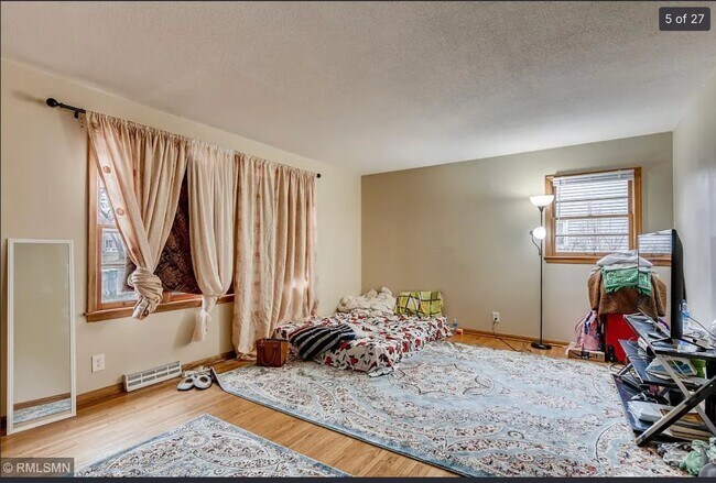 Foto del edificio - 403 W 74th St