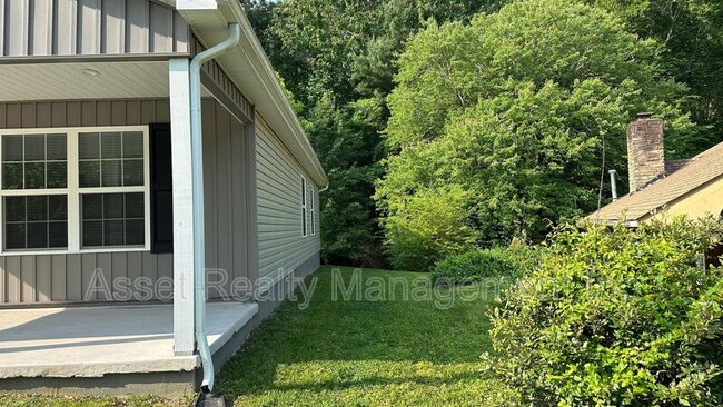 Building Photo - 112 Bennett Ln