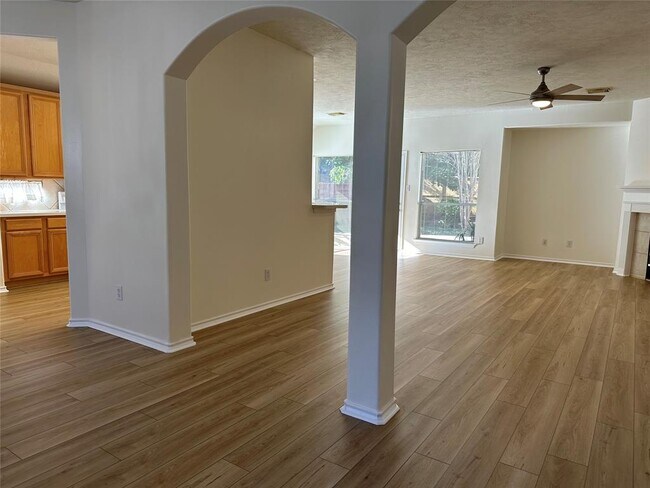 Building Photo - 10 Fair Light Ct