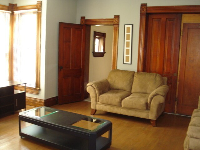 Foto del edificio - 1318 State St