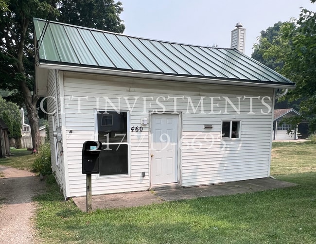 Front of House - 460 N Cochran Ave
