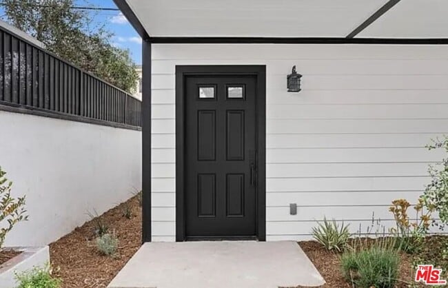 Building Photo - 6132 Myrtle Ave