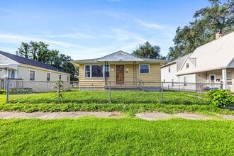 Building Photo - 2510 Sylvanie St