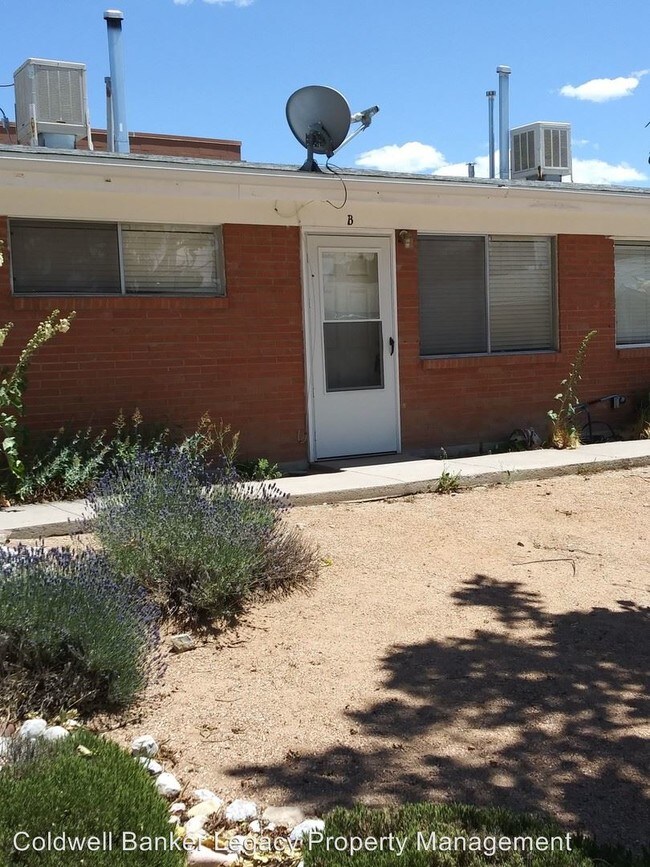 Foto del edificio - 9420 Candelaria Rd NE