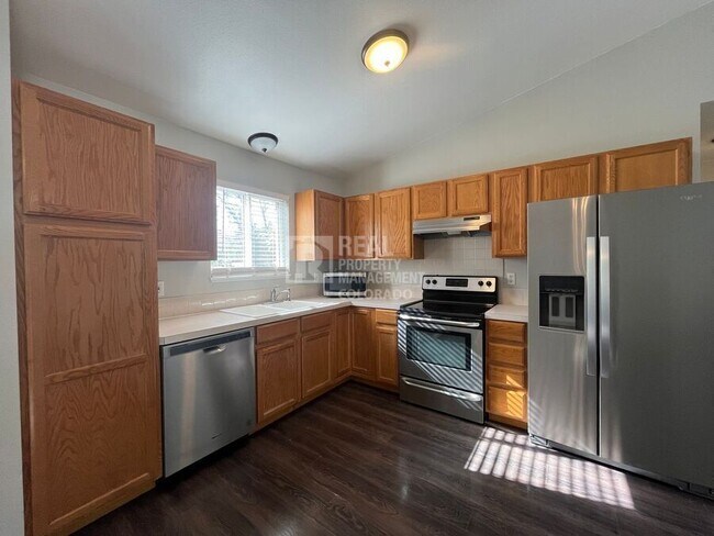 Foto del edificio - 1144 E 5th St