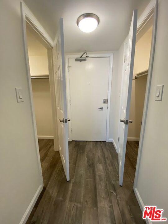 Foto del edificio - 7045 Hawthorn Ave