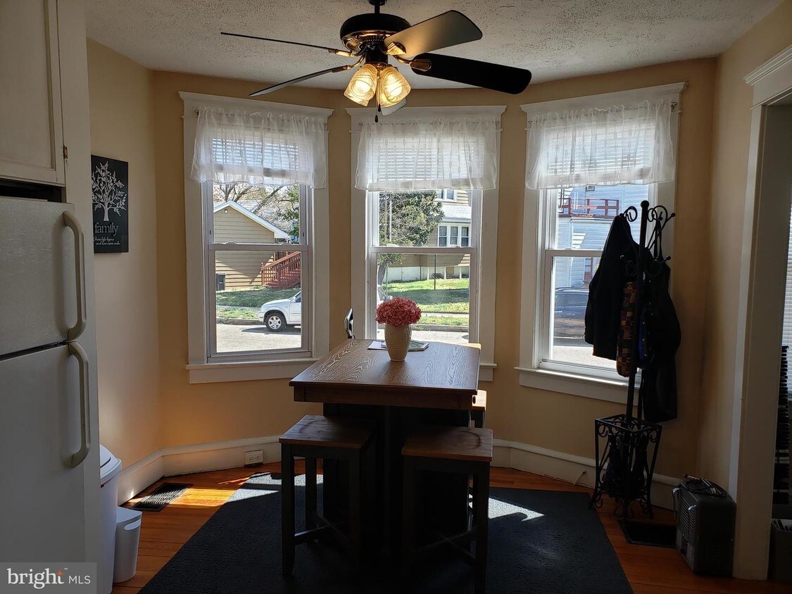 Foto principal - 4771 73-4773 Poplar Ave