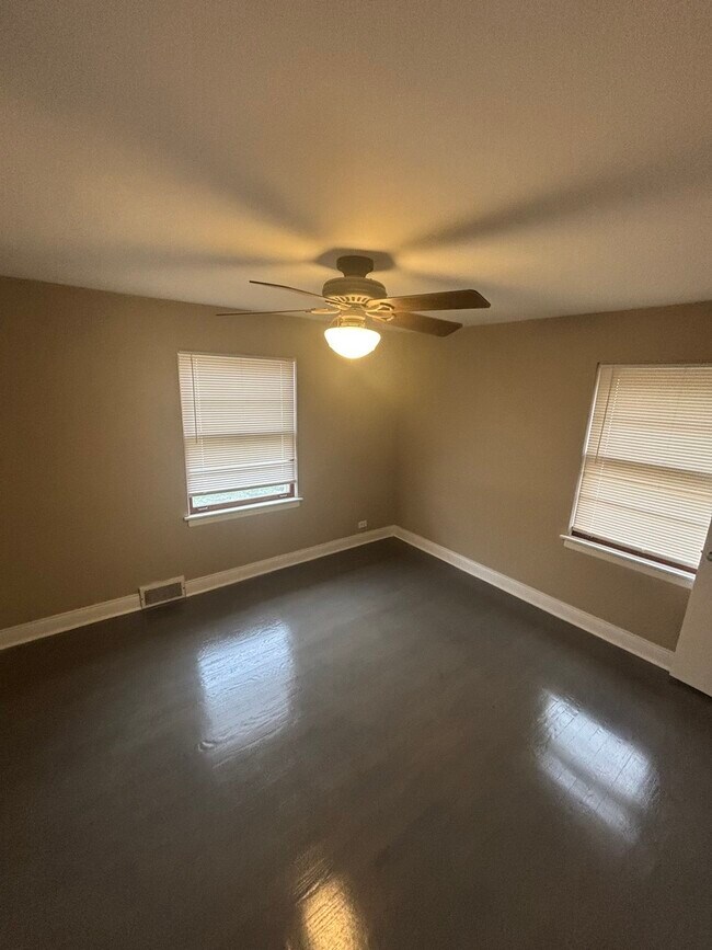 Foto del edificio - 3334 Prairie Ave