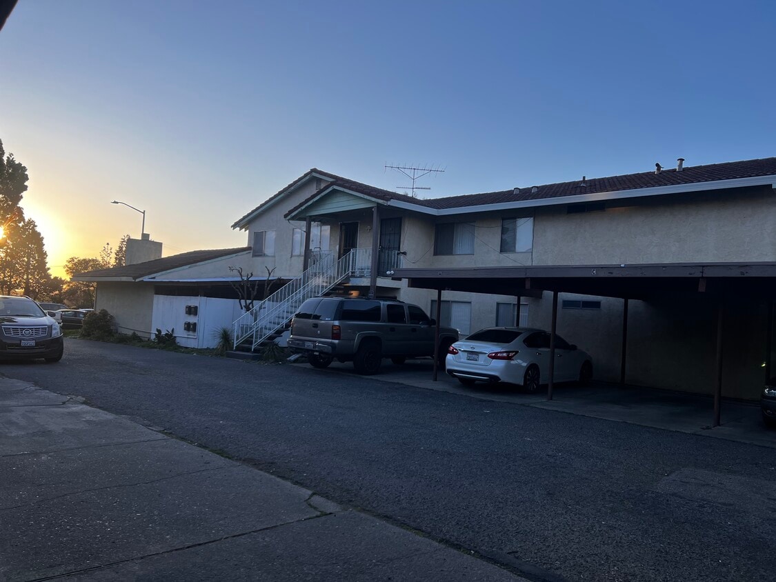 Building Photo - 140 Yorkshire Ct