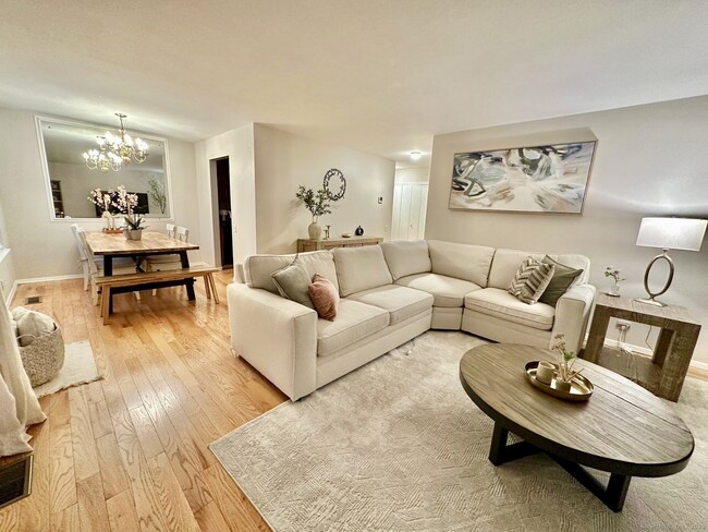 Building Photo - 13 Keeler Close