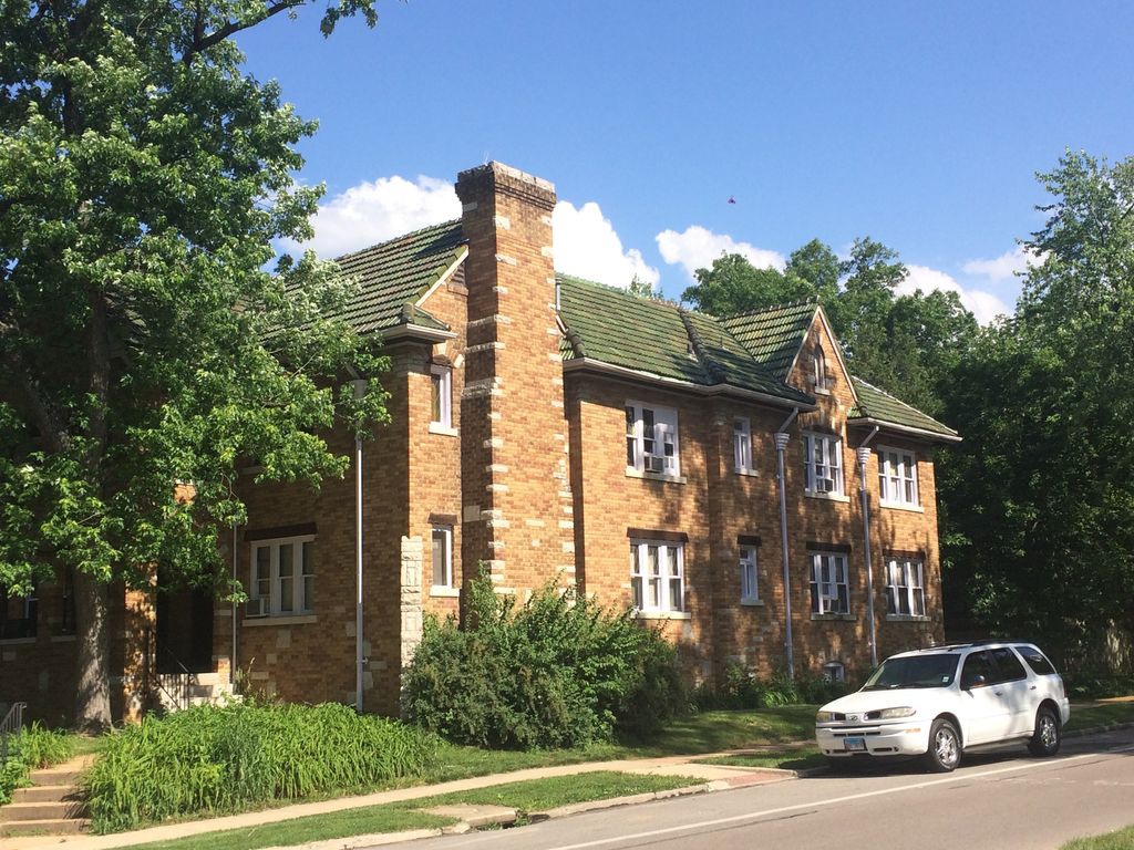 Primary Photo - 7154 Amherst Ave