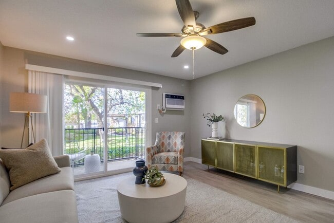 Interior Photo - THE POINTE - JUST RENOVATED! Luxurious Community, W/D In Unit