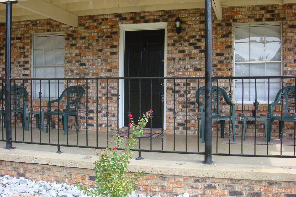 Vista de frente - 400 Allenwood Dr