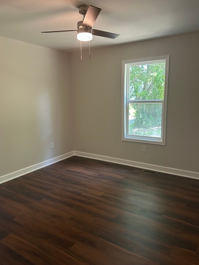 Building Photo - 404 Virginia Ave